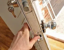 Golden Locksmith Services Twinsburg, OH 234-222-0117 - 7-Lock-Changing